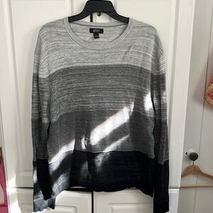 Men’s alfani grey sweater size L
